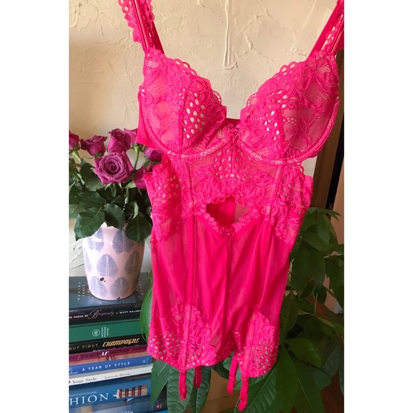 💞Victoria’s Secret, Hot Pink Lacey Corset/Negligee💞 Circa mid 2010’s, Size 34 C - Picture 16 of 16